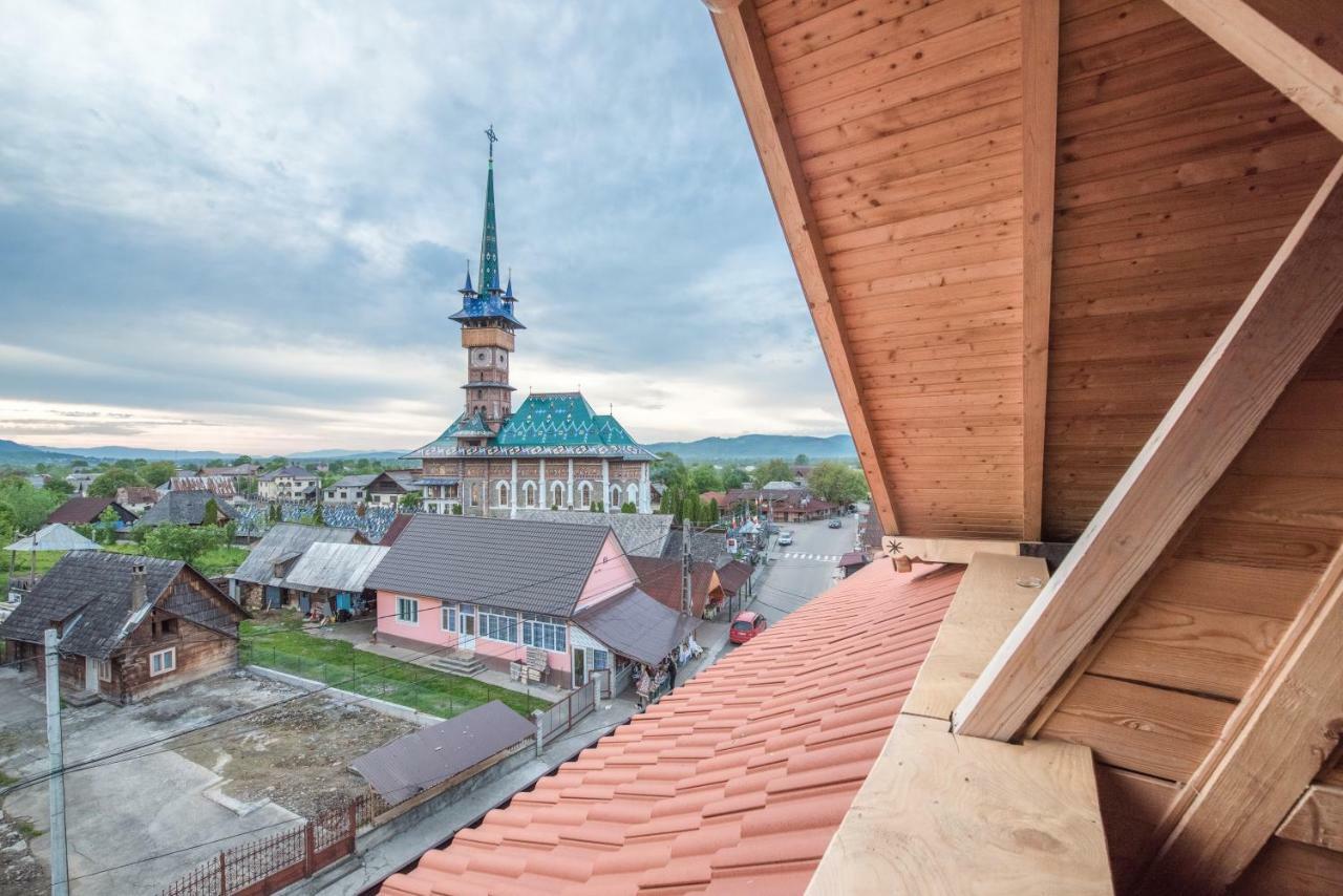 Hotel La Conacul Vesel Săpînţa Exterior foto