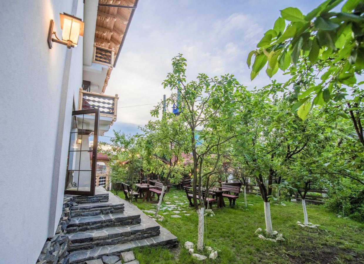 Hotel La Conacul Vesel Săpînţa Exterior foto